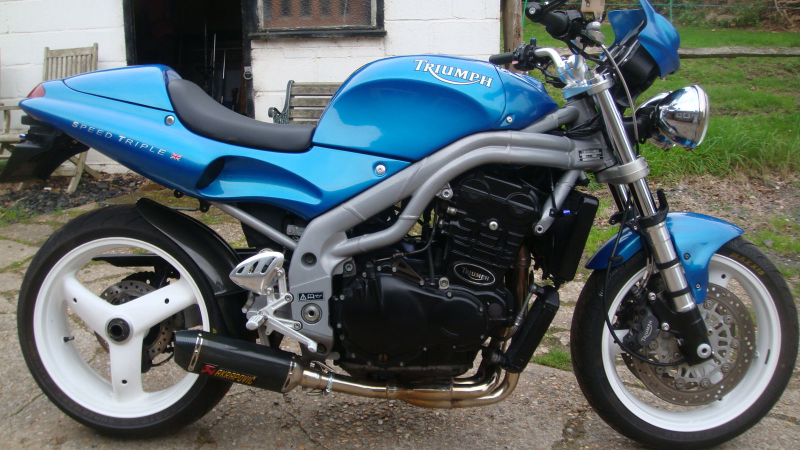 Bike of the day: Triumph Speed Triple 955i